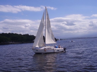 navega en vela.jpg